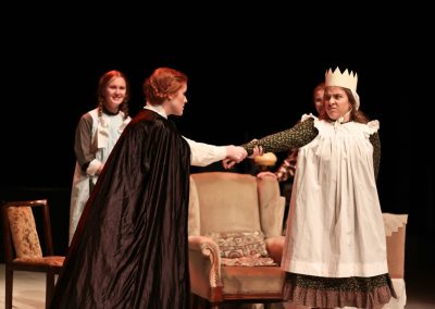 The March sisters play theatre